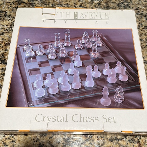 FIFTH AVENUE CRYSTAL CHESS ♟️ SET - Picture 4 of 8